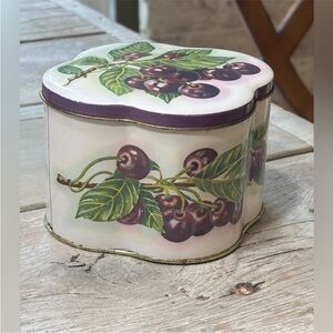 Vintage Pomona Daher England Metal Tin. 4.5"x3 Cherry | Vintage | Scalloped